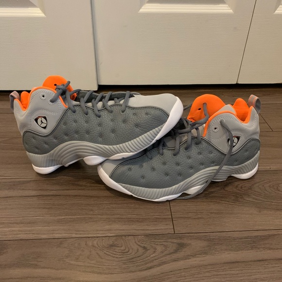 Jordan Other - Jordan Jumpman Team 2 Size 8 Cool Grey/Orange